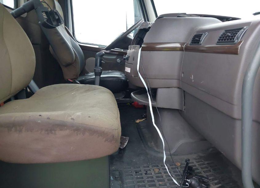 Photo 6 of 2012 Volvo Vn VNL (VIN 4V4N19EG0CN561131)