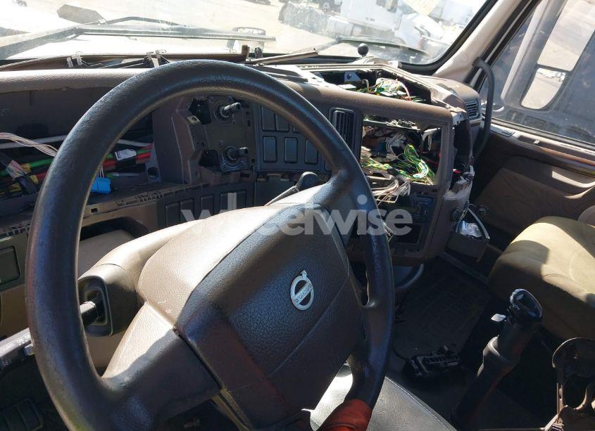 Photo 12 of 2012 Volvo Vn VNL (VIN 4V4N19EG1CN561154)