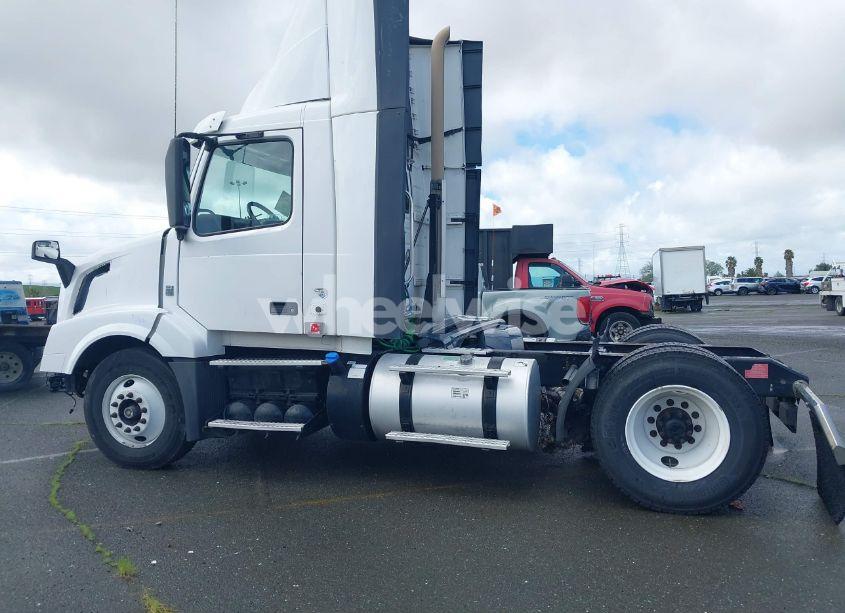 Photo 17 of 2012 Volvo Vn VNL (VIN 4V4N19EG1CN561154)