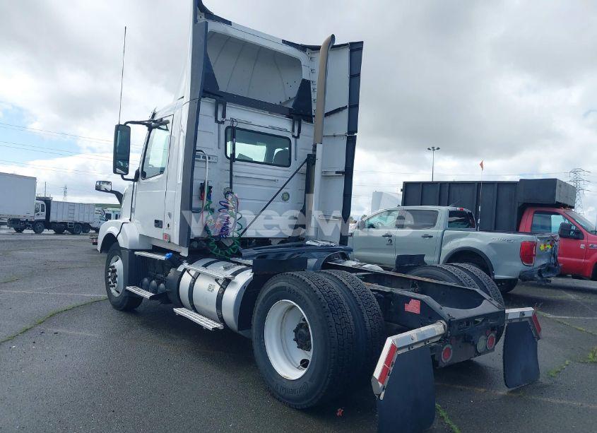 Photo 3 of 2012 Volvo Vn VNL (VIN 4V4N19EG1CN561154)