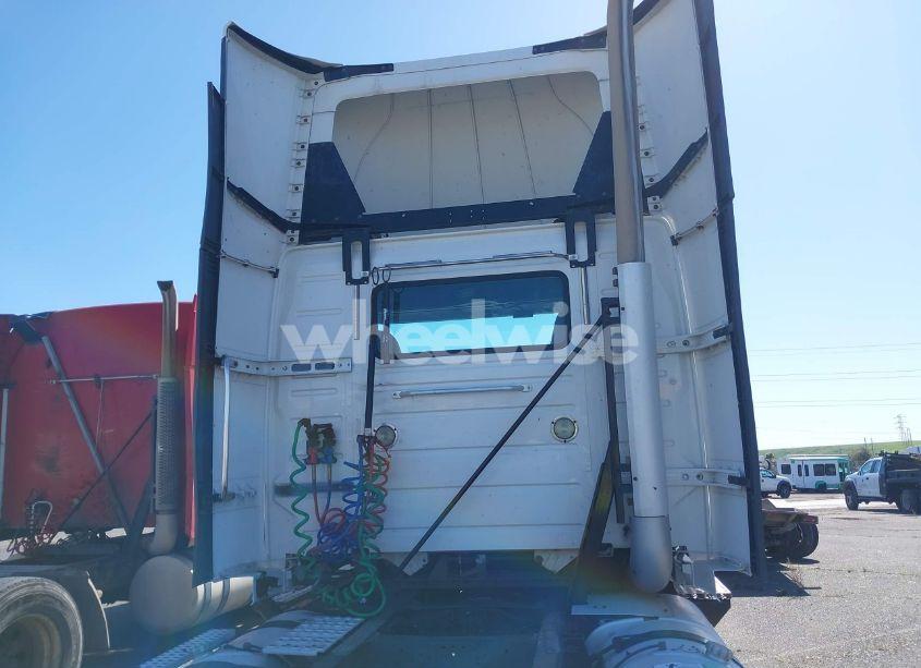 Photo 6 of 2012 Volvo Vn VNL (VIN 4V4N19EG1CN561154)