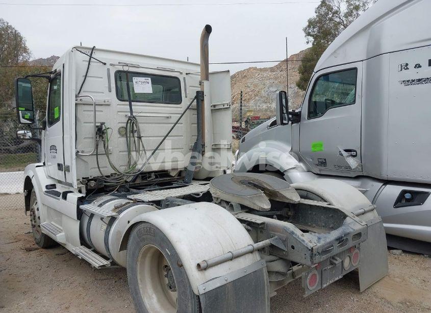 Photo 3 of 2012 Volvo Vn VNL (VIN 4V4N39EG0CN556957)