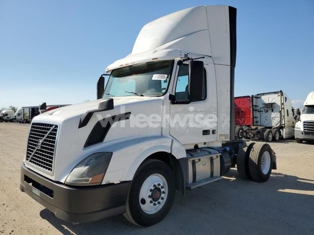 Photo 4 of 2017 VOLVO VNL SEMI TRUCK (VIN 4V4N39TGXHN988045)