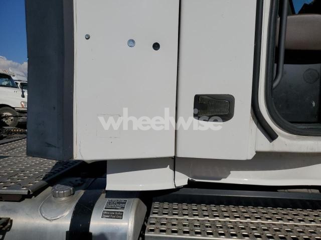 Photo 5 of 2017 VOLVO VNL SEMI TRUCK (VIN 4V4N39TGXHN988045)