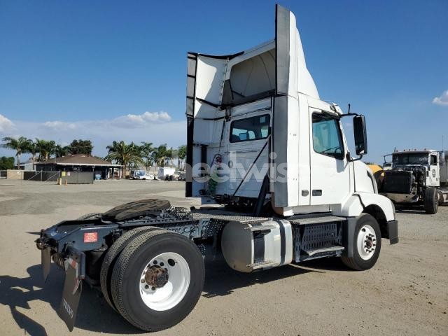 Photo 9 of 2017 VOLVO VNL SEMI TRUCK (VIN 4V4N39TGXHN988045)