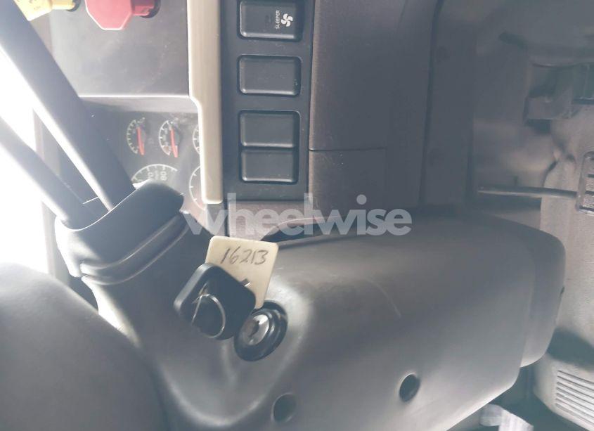 Photo 10 of 2016 Volvo Vn VNL (VIN 4V4N99EH5GN965923)