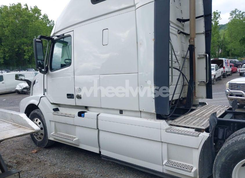 Photo 14 of 2016 Volvo Vn VNL (VIN 4V4N99EH5GN965923)