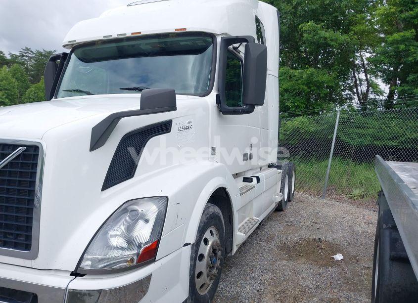 Photo 2 of 2016 Volvo Vn VNL (VIN 4V4N99EH5GN965923)