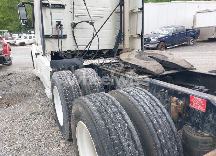 Photo 3 of 2016 Volvo Vn VNL (VIN 4V4N99EH5GN965923)