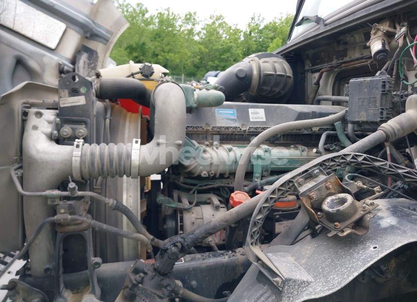 Photo 9 of 2016 Volvo Vn VNL (VIN 4V4N99EH5GN965923)