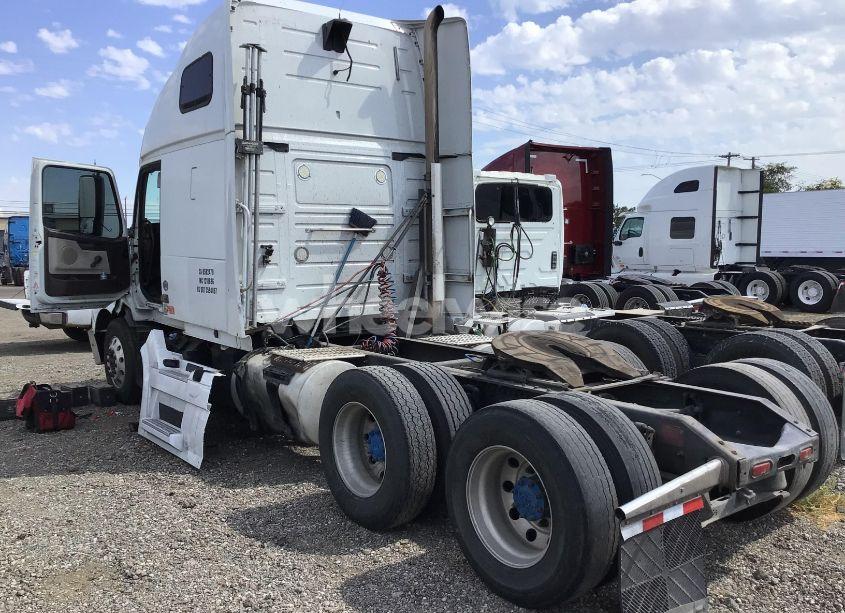 Photo 3 of 2015 Volvo Vn VNL (VIN 4V4NC9EG0FN187117)