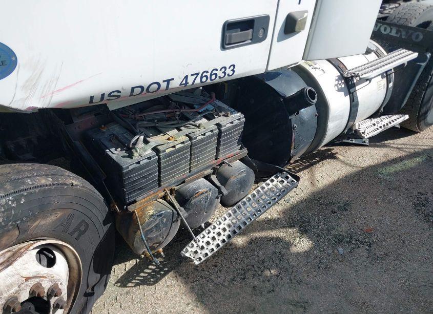 Photo 12 of 2015 Volvo Vn VNL (VIN 4V4NC9EG4FN912931)