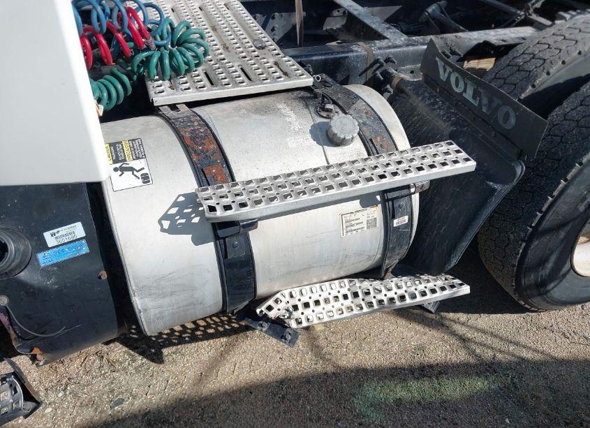 Photo 14 of 2015 Volvo Vn VNL (VIN 4V4NC9EG4FN912931)