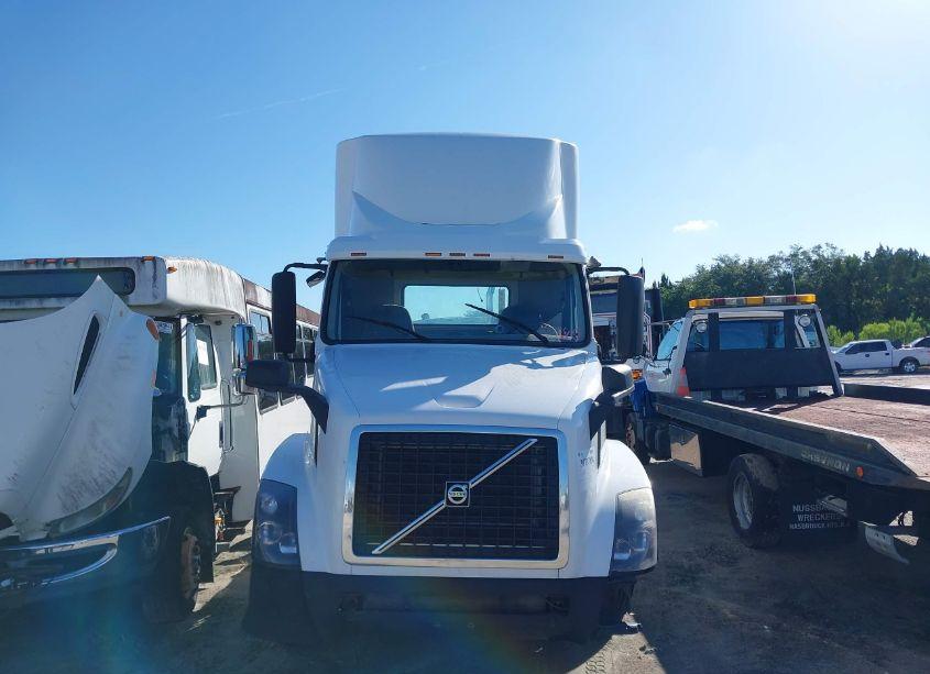 Photo 15 of 2015 Volvo Vn VNL (VIN 4V4NC9EG4FN912931)