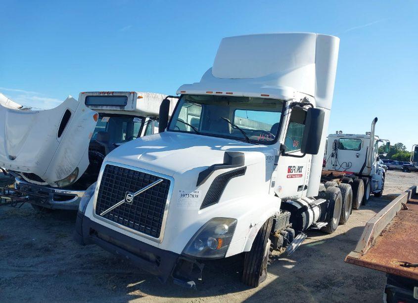 Photo 17 of 2015 Volvo Vn VNL (VIN 4V4NC9EG4FN912931)