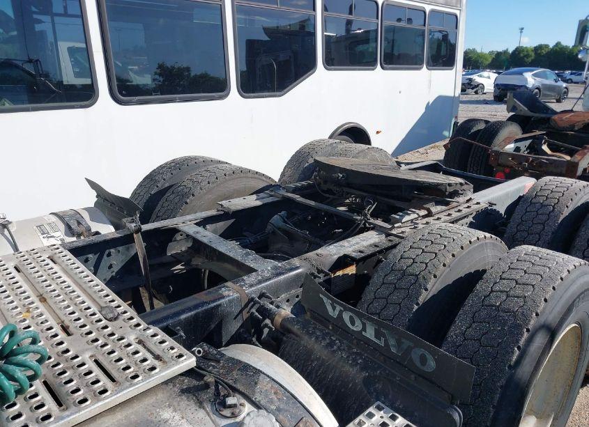 Photo 7 of 2015 Volvo Vn VNL (VIN 4V4NC9EG4FN912931)