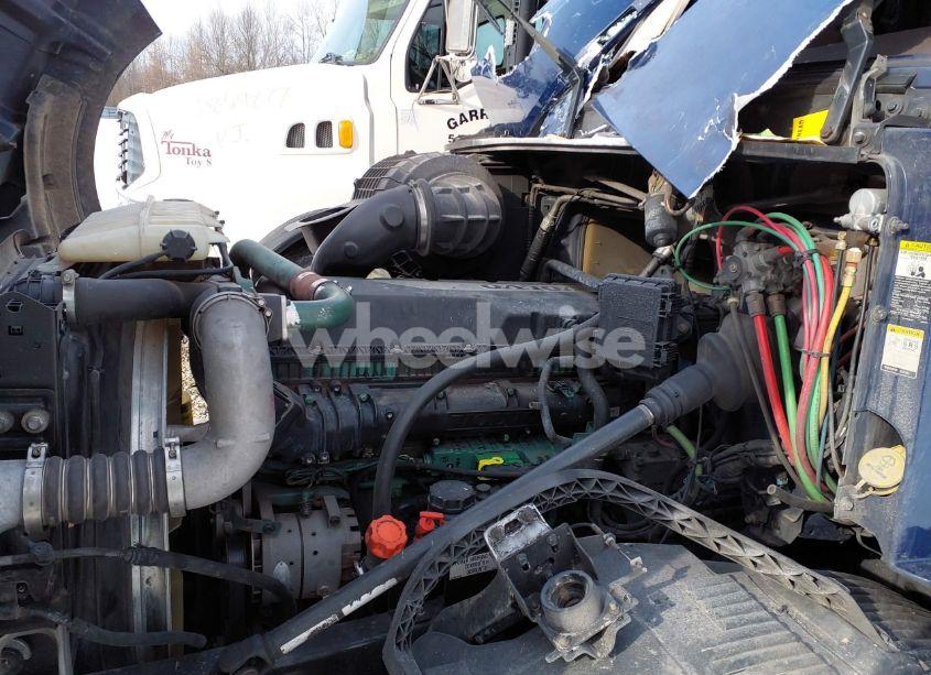 Photo 9 of 2016 Volvo Vn VNL (VIN 4V4NC9EG5GN924099)