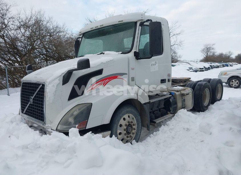 Photo 2 of 2012 Volvo Vn VNL (VIN 4V4NC9EG8CN541994)