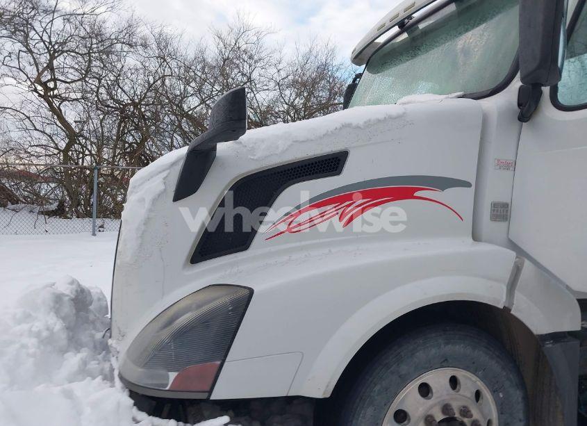 Photo 9 of 2012 Volvo Vn VNL (VIN 4V4NC9EG8CN541994)