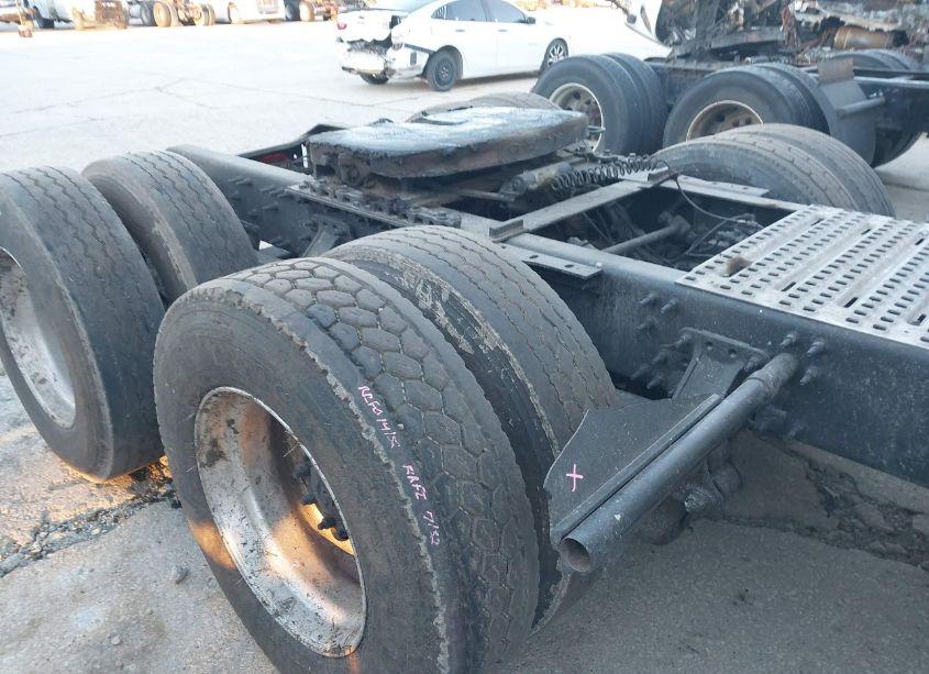 Photo 11 of 2016 Volvo Vn VNL (VIN 4V4NC9EH0GN937447)