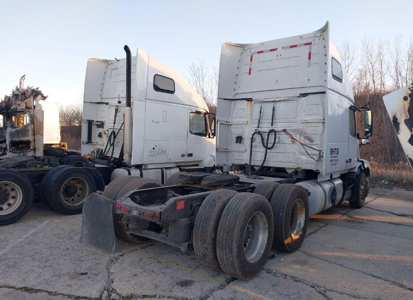 Photo 4 of 2016 Volvo Vn VNL (VIN 4V4NC9EH0GN937447)