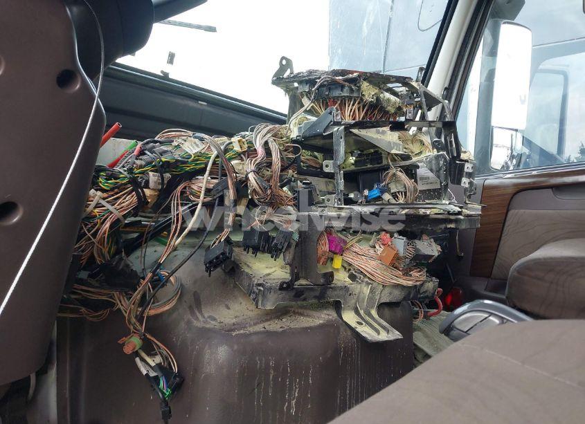 Photo 12 of 2015 Volvo Vn VNL (VIN 4V4NC9EH1FN908120)