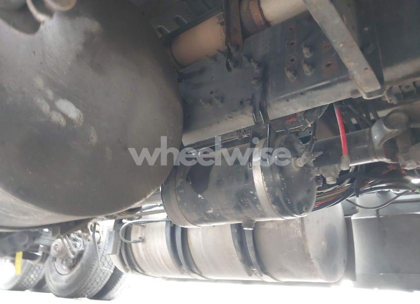 Photo 16 of 2015 Volvo Vn VNL (VIN 4V4NC9EH1FN908120)