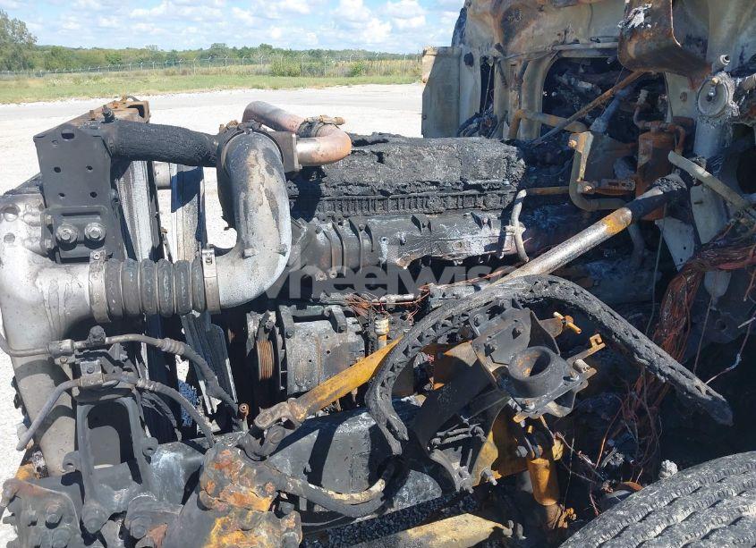 Photo 10 of 2015 Volvo Vn VNL (VIN 4V4NC9EH1FN916993)