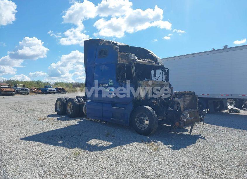 Photo 2 of 2015 Volvo Vn VNL (VIN 4V4NC9EH1FN916993)