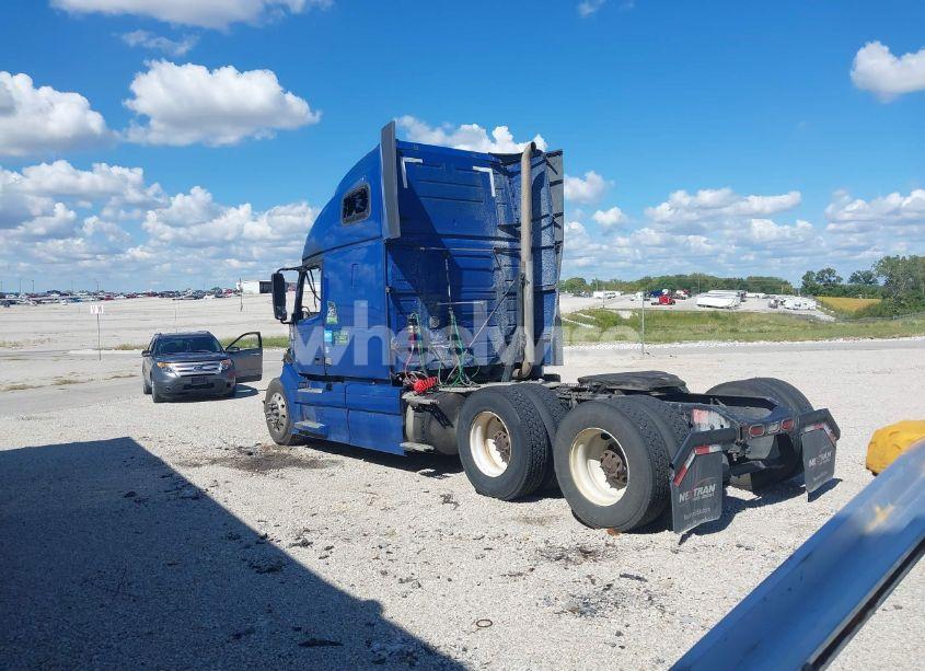 Photo 4 of 2015 Volvo Vn VNL (VIN 4V4NC9EH1FN916993)