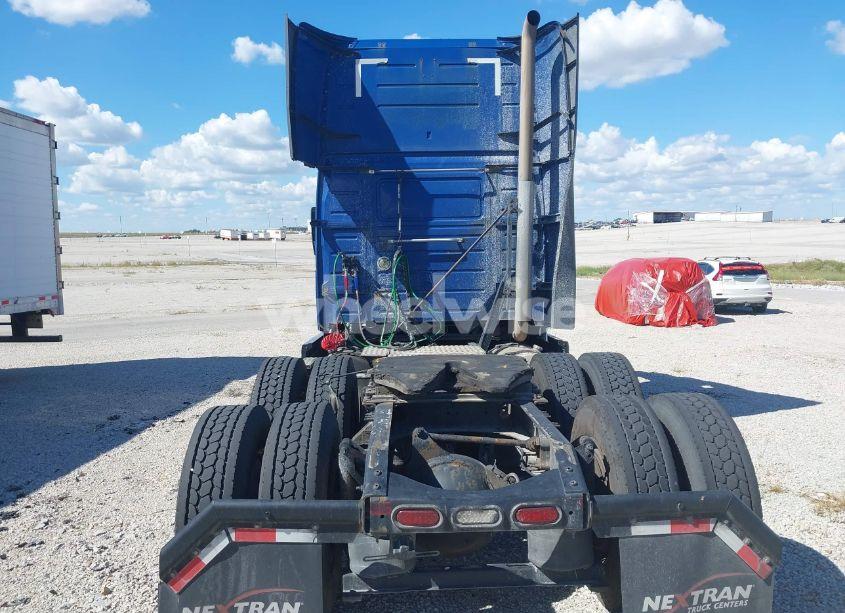 Photo 8 of 2015 Volvo Vn VNL (VIN 4V4NC9EH1FN916993)