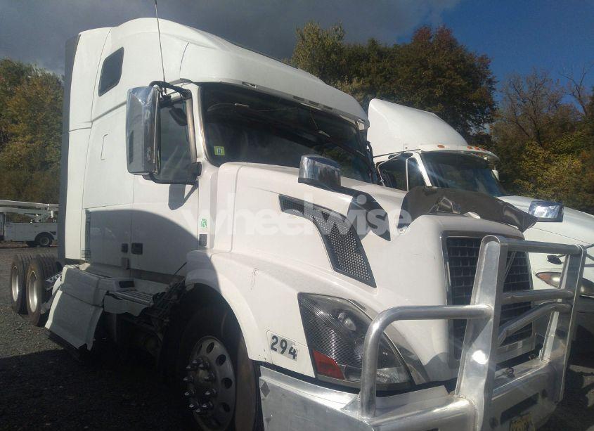 2015 Volvo Vn VNL (VIN 4V4NC9EH1FN917528) main photo