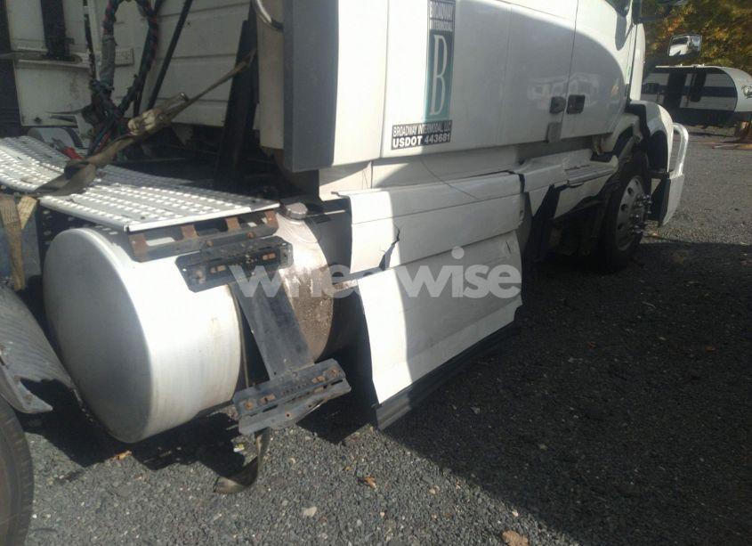 Photo 14 of 2015 Volvo Vn VNL (VIN 4V4NC9EH1FN917528)