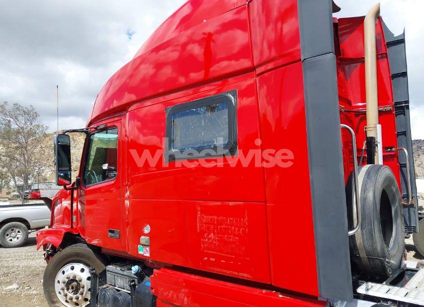 Photo 16 of 2015 Volvo Vn VNL (VIN 4V4NC9EH1FN922048)