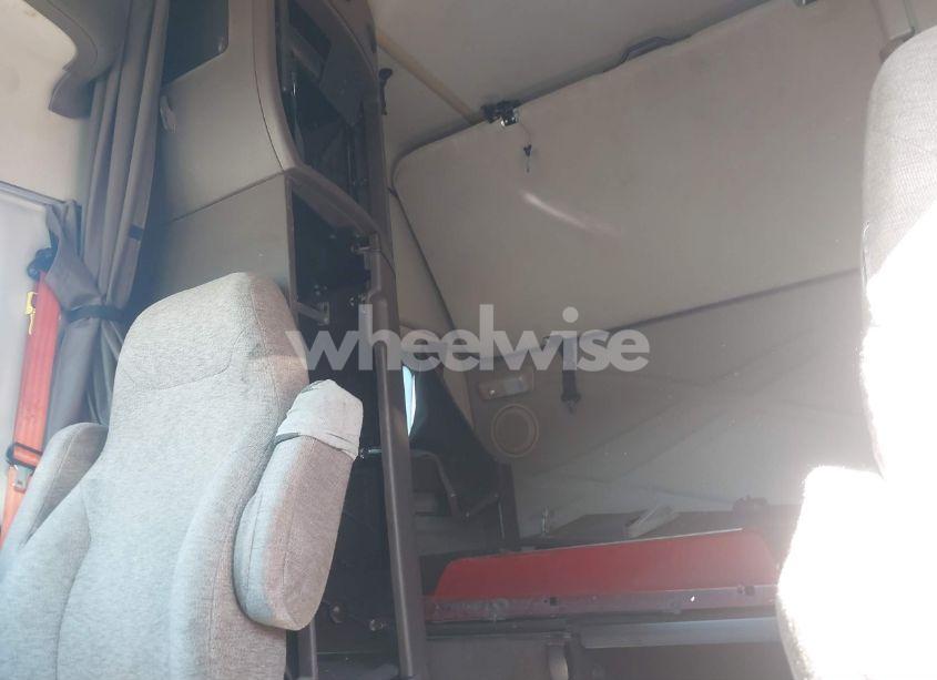 Photo 6 of 2015 Volvo Vn VNL (VIN 4V4NC9EH1FN922048)