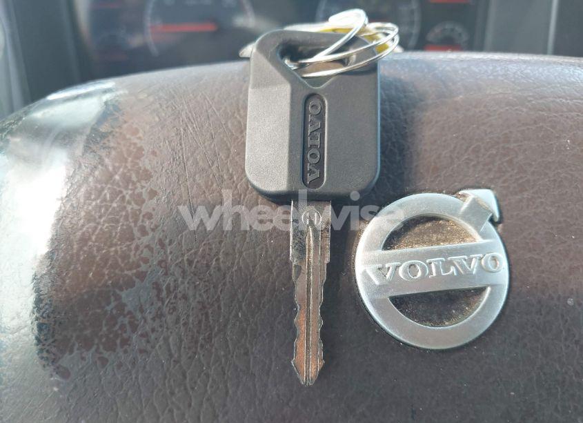 Photo 10 of 2016 Volvo Vn VNL (VIN 4V4NC9EH2GN934808)