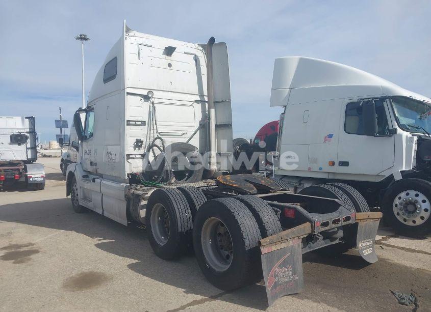 Photo 3 of 2016 Volvo Vn VNL (VIN 4V4NC9EH2GN956310)