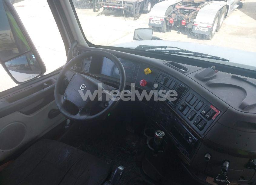 Photo 7 of 2016 Volvo Vn VNL (VIN 4V4NC9EH2GN956310)