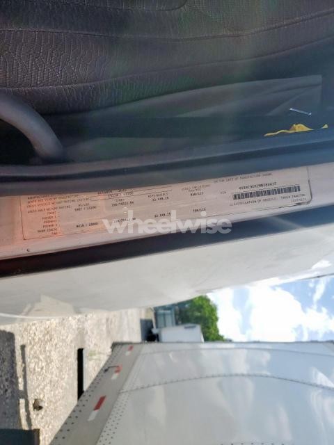 Photo 3 of 2021 VOLVO VN VNL (VIN 4V4NC9EH2MN284437)