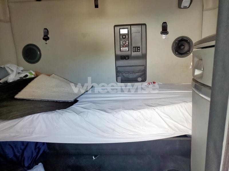 Photo 5 of 2021 VOLVO VN VNL (VIN 4V4NC9EH2MN284437)