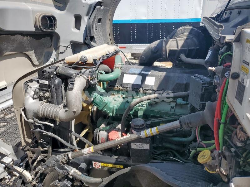 Photo 8 of 2021 VOLVO VN VNL (VIN 4V4NC9EH2MN284437)