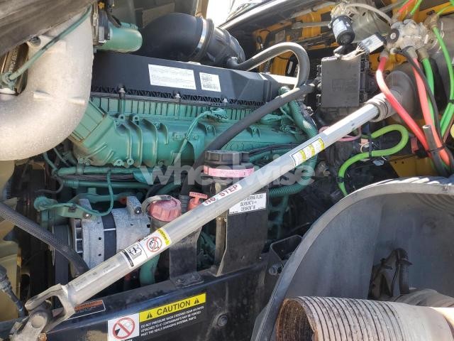 2024 VOLVO VN VNL (VIN 4V4NC9EH2RN636178) main photo