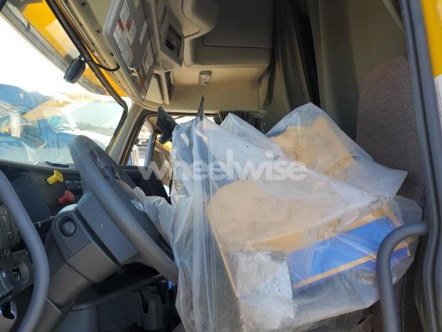 Photo 10 of 2024 VOLVO VN VNL (VIN 4V4NC9EH2RN636178)