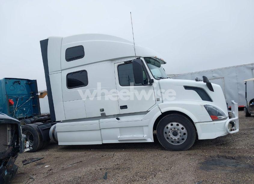 Photo 13 of 2016 Volvo Vn VNL (VIN 4V4NC9EH3GN939936)
