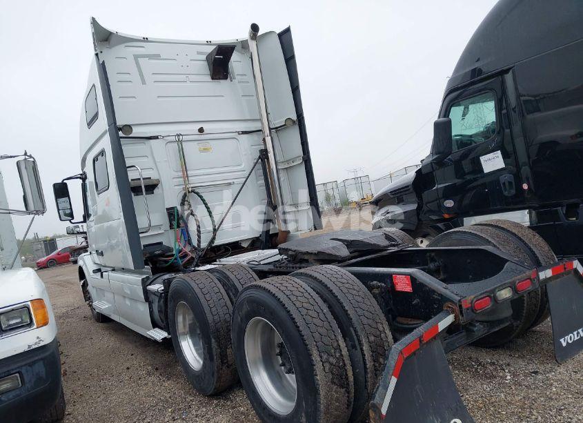 Photo 3 of 2016 Volvo Vn VNL (VIN 4V4NC9EH3GN939936)