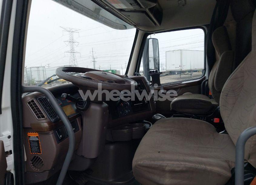 Photo 6 of 2016 Volvo Vn VNL (VIN 4V4NC9EH3GN939936)