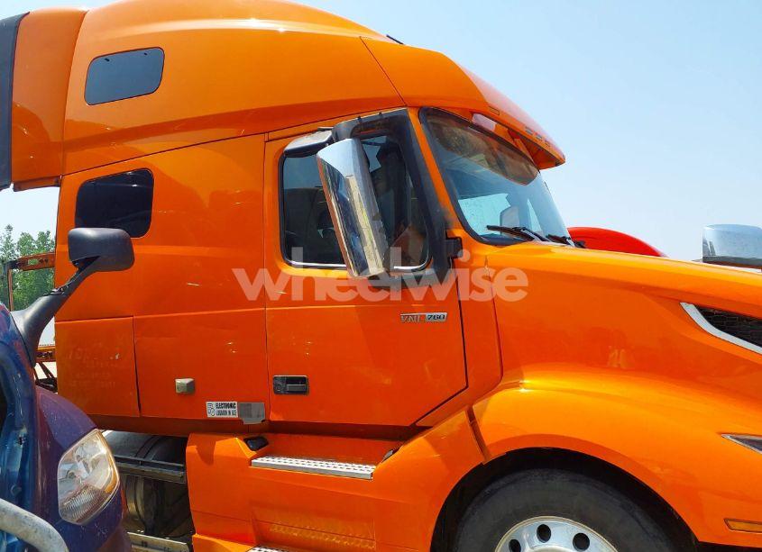 Photo 16 of 2019 Volvo Vnl (VIN 4V4NC9EH3KN209291)