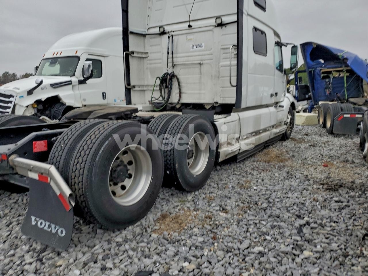 Photo 9 of 2022 VOLVO VNL SEMI TRUCK (VIN 4V4NC9EH3NN308973)