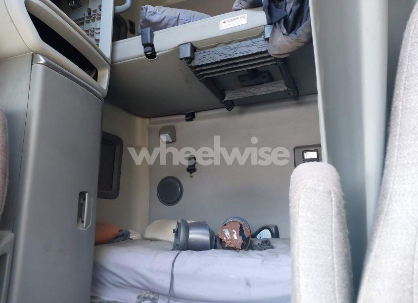 Photo 7 of 2022 Volvo Vnl (VIN 4V4NC9EH3NN320881)