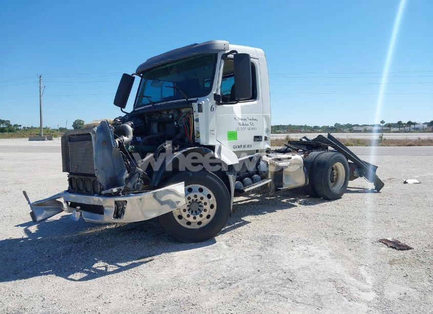 Photo 2 of 2012 Volvo Vn VNL (VIN 4V4NC9EH4CN548420)